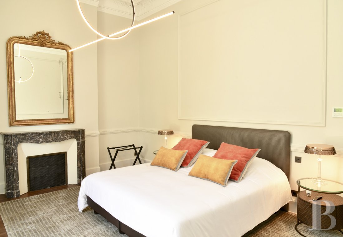 A 19th century chateau open for receptions and holidays to the east of Avignon in the Vaucluse  - photo  n°17